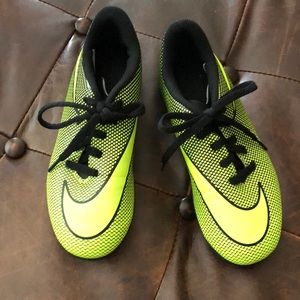Barely used Nike Kid’s Soccer Cleats